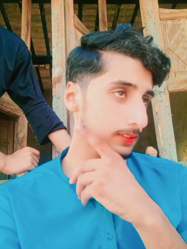 @꧁༺Hasnain Nawaz༻꧂