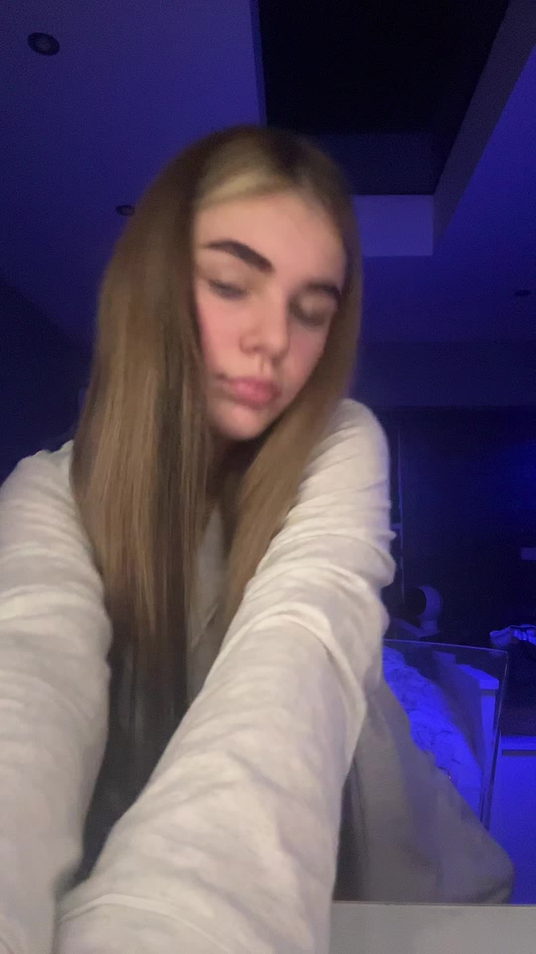 @poppykobrien