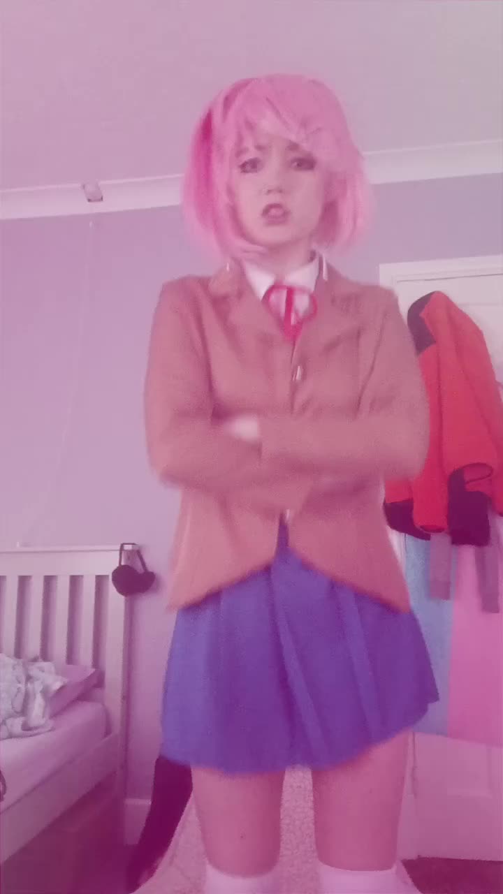 @gaptoothed_cozplayer>:3