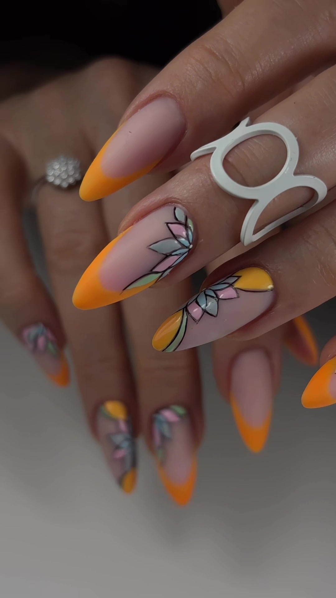 @ViolaViolett_NailArtist