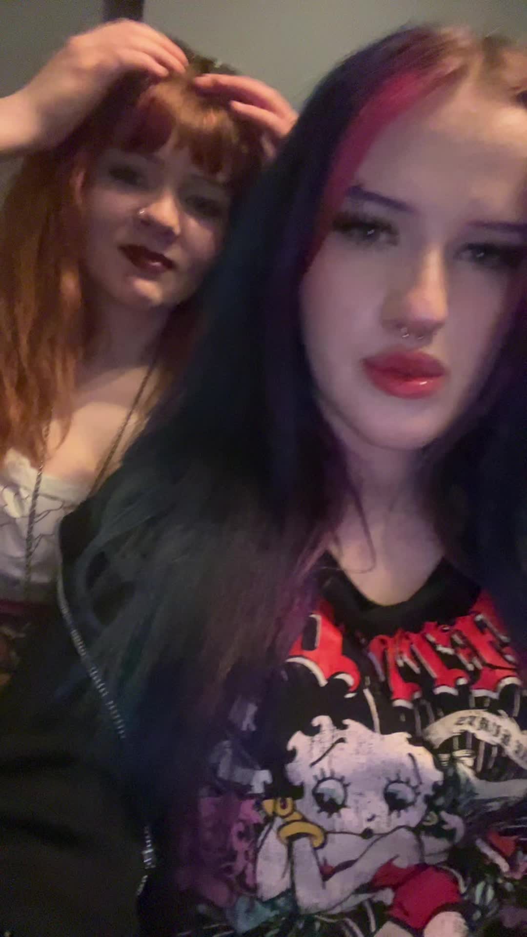 @Erin🧟&zwj;♀️