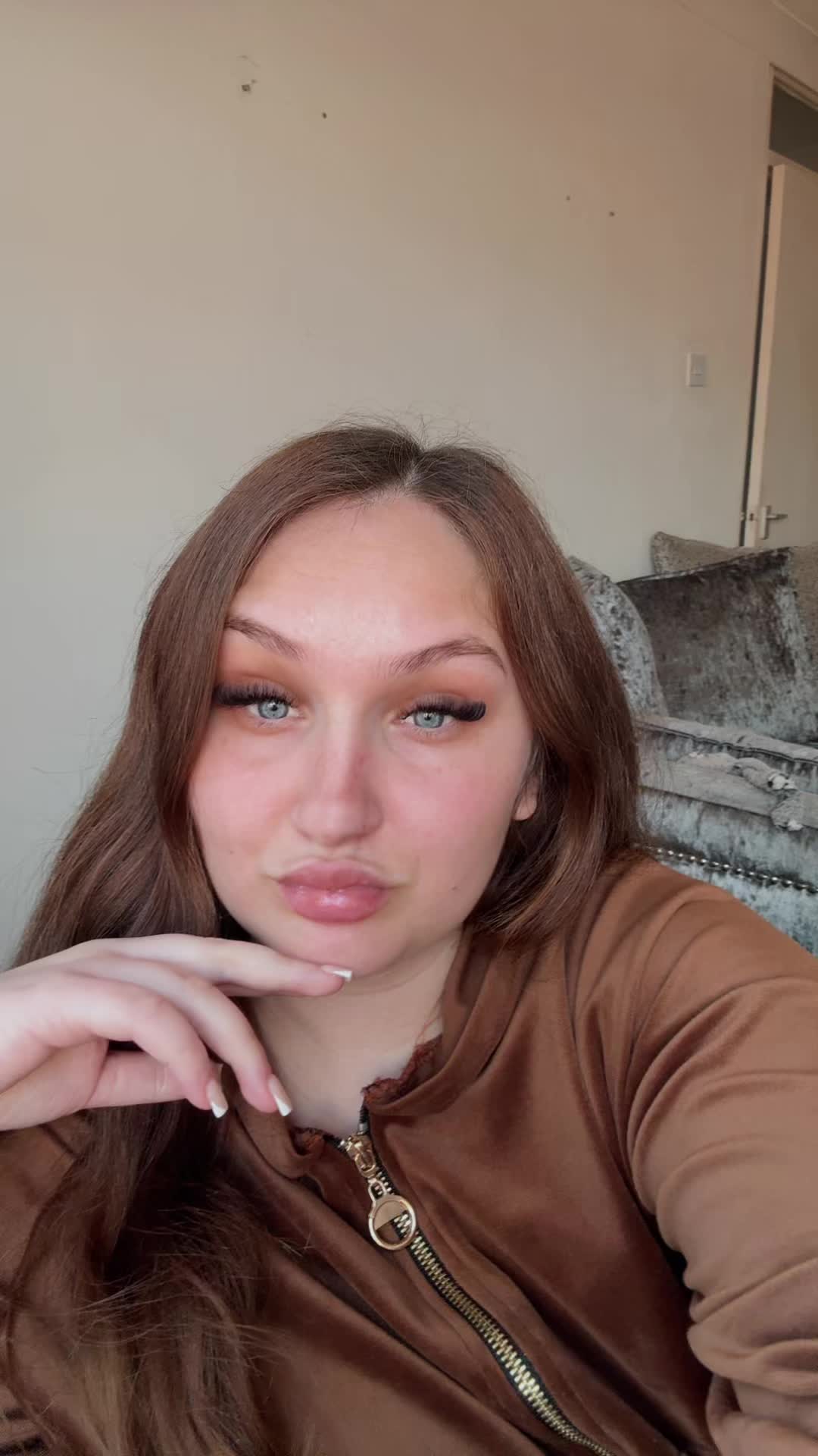 @BigMamaAmbz👸🏼444😇