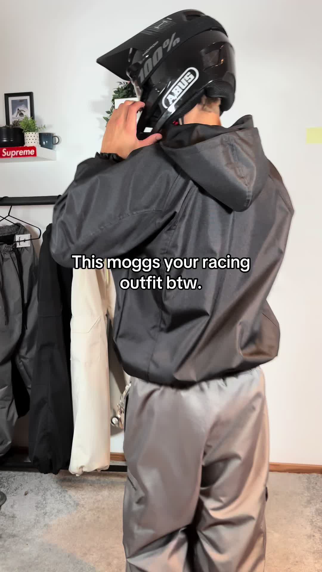 @Threadspants