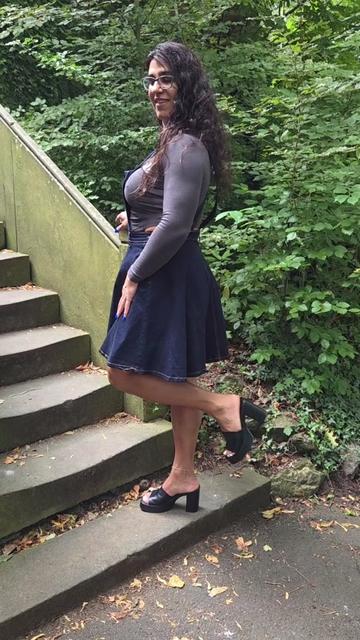 @Bella