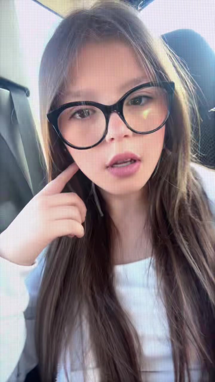 @Valentina🍒🤍