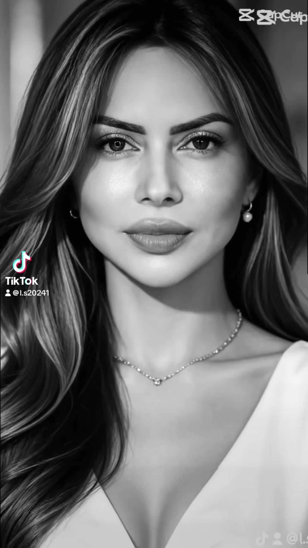 @𝓛𝓲𝓼 𓆩♡𓆪&hearts;️💋