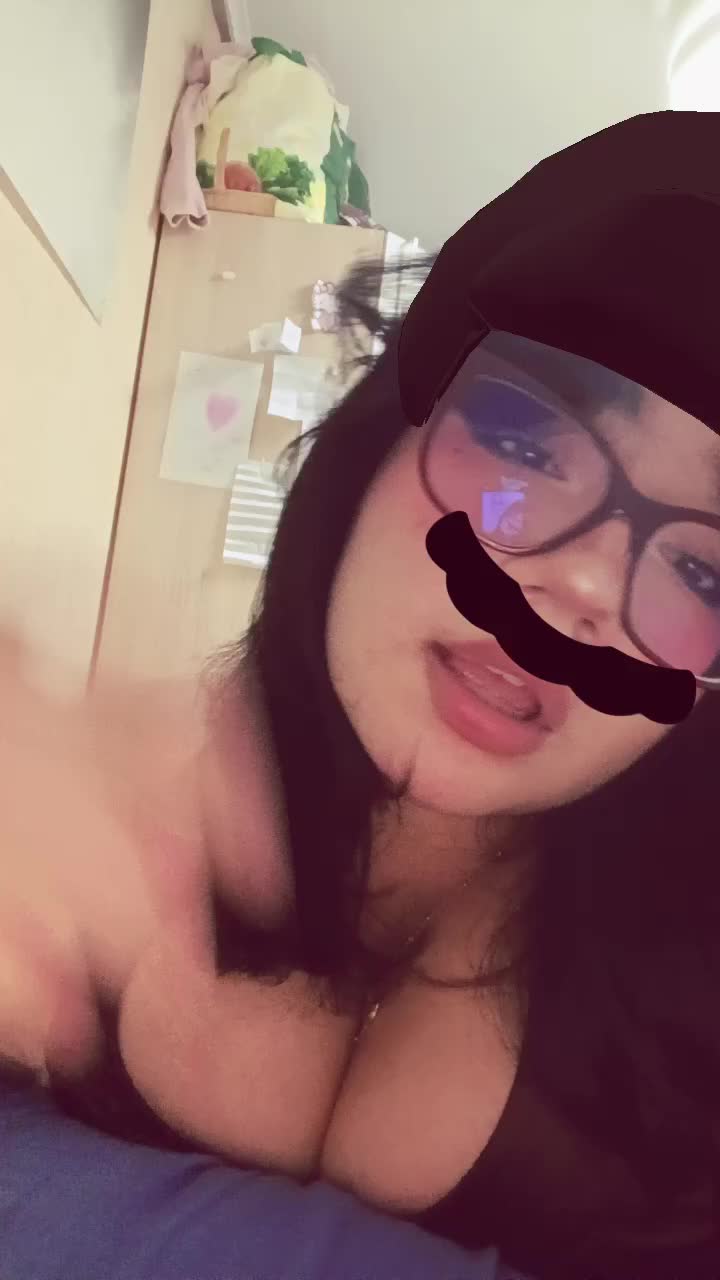@leonela<3