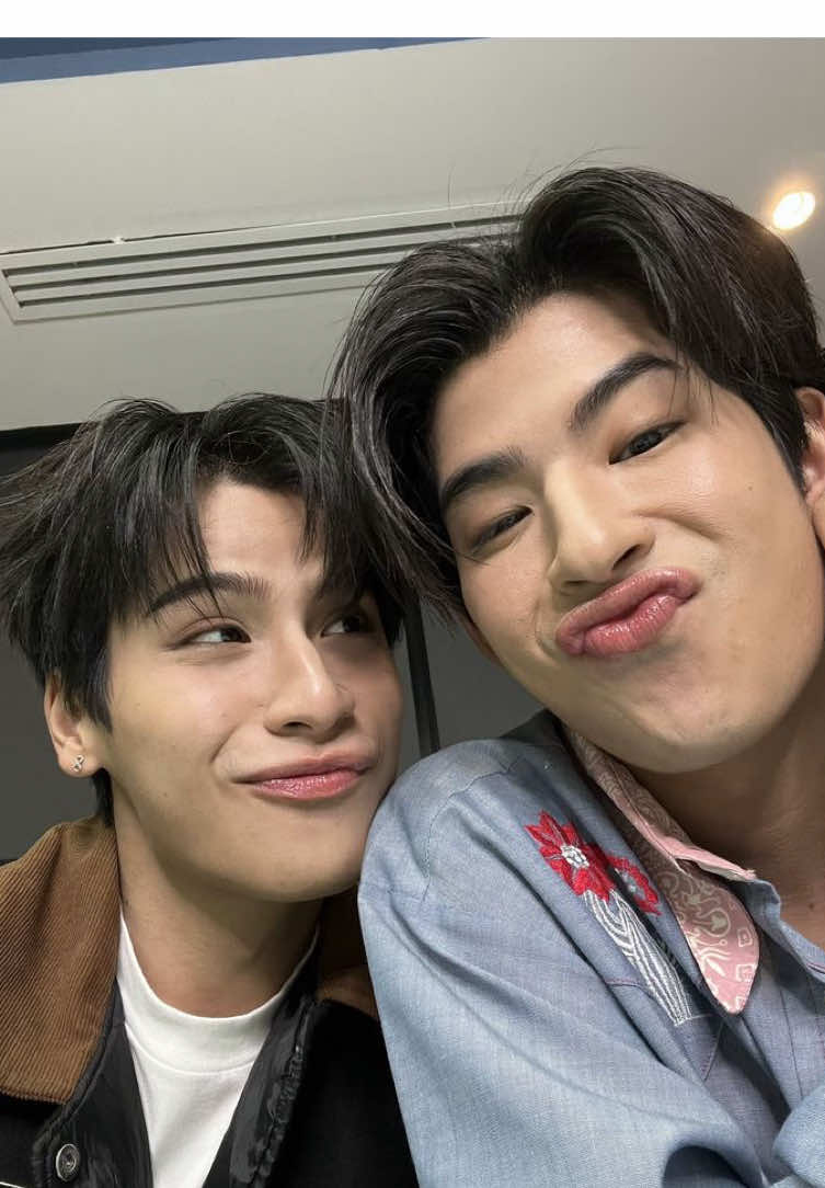 @lolo &bull; ( mark&rsquo; version ) 🐳
