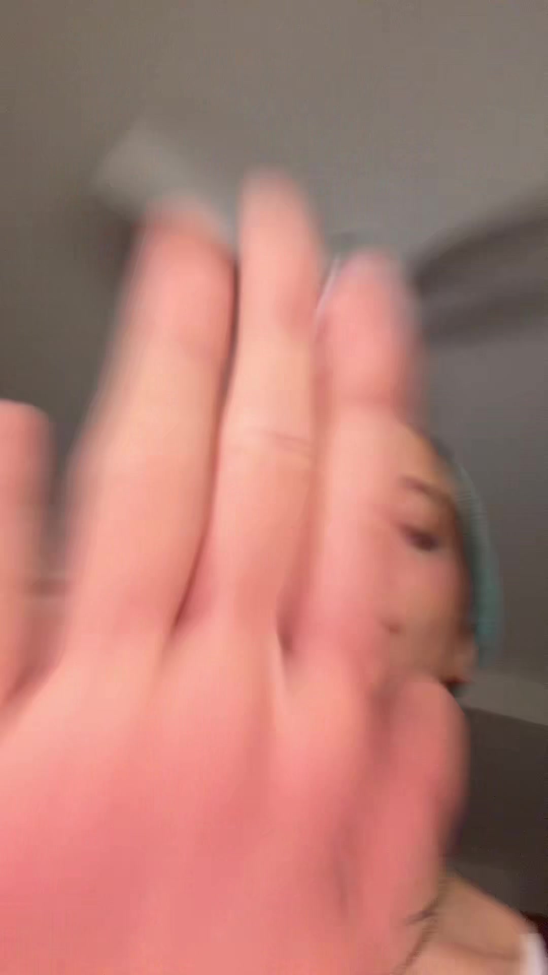 @𝒢