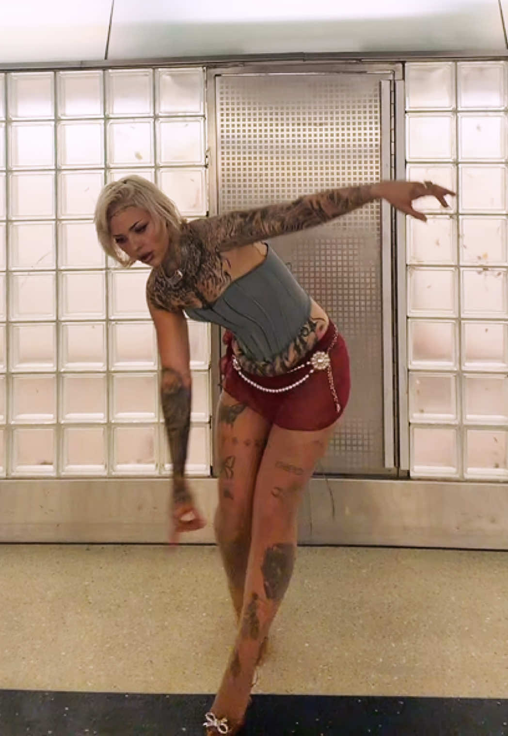 @tinfoilhotgirl