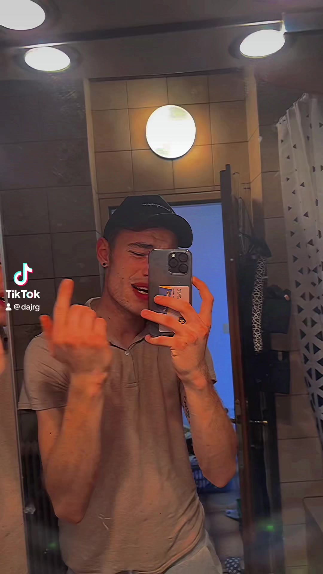 @Jörgi✔️
