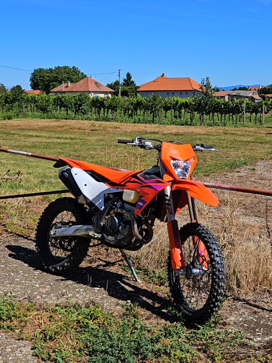 @adam.exc