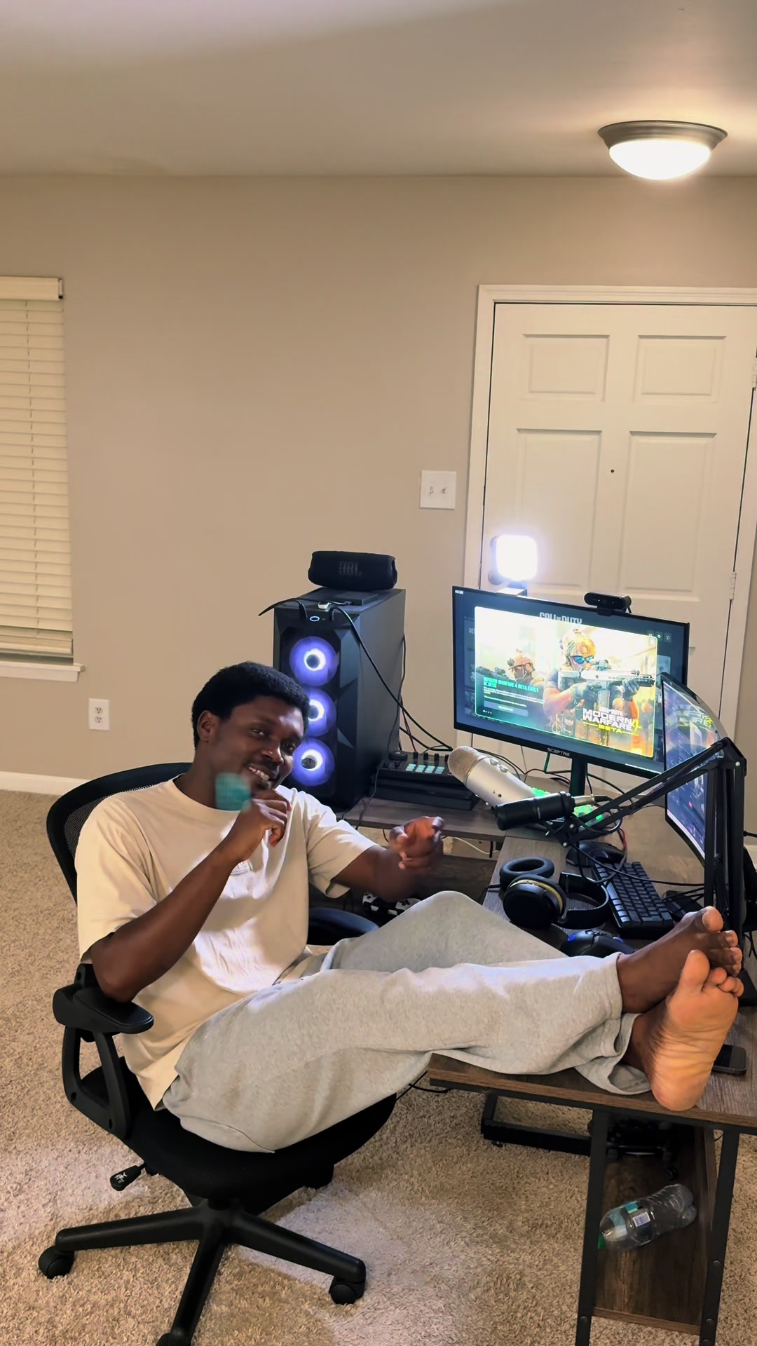 @OlukuBiscuit
