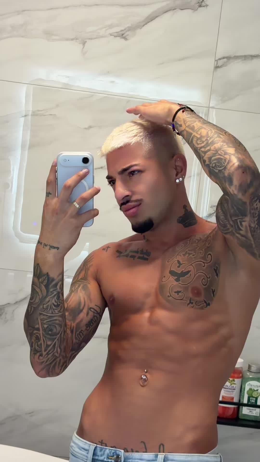 @Gu$ztâv_Official