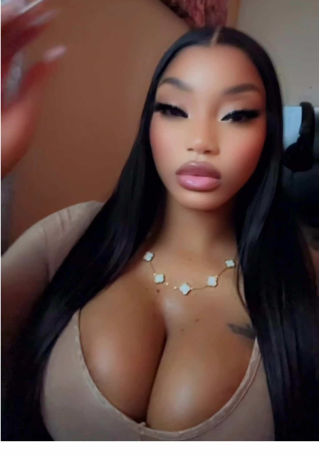 @Whytechynaa 🫧🐷