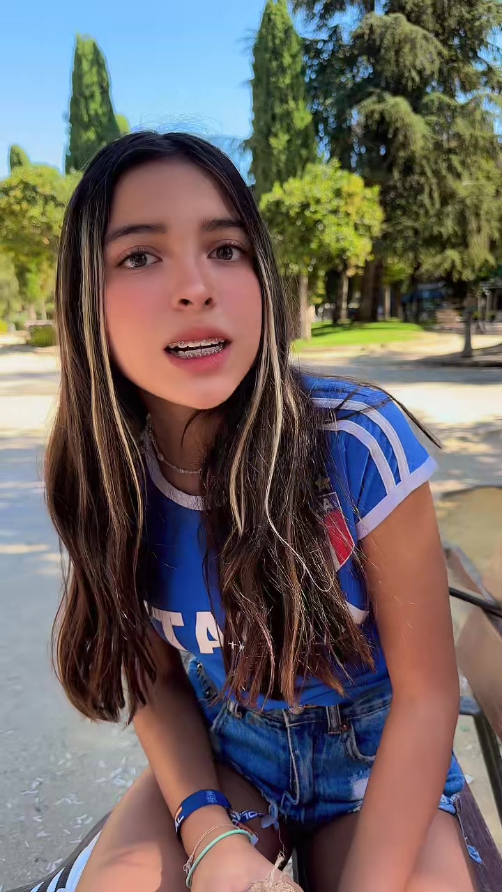 @Ahinoa