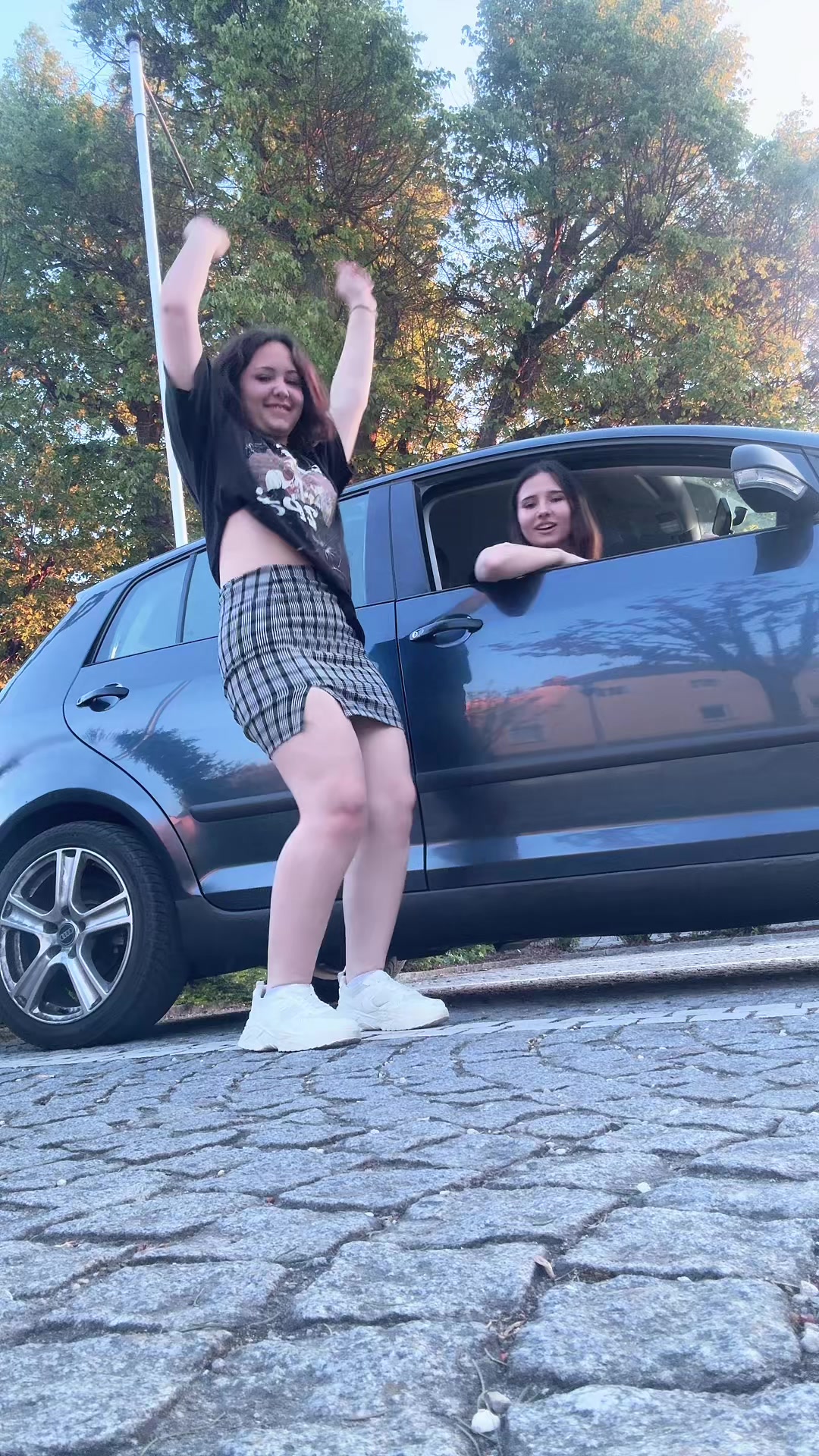 @Emicshuj