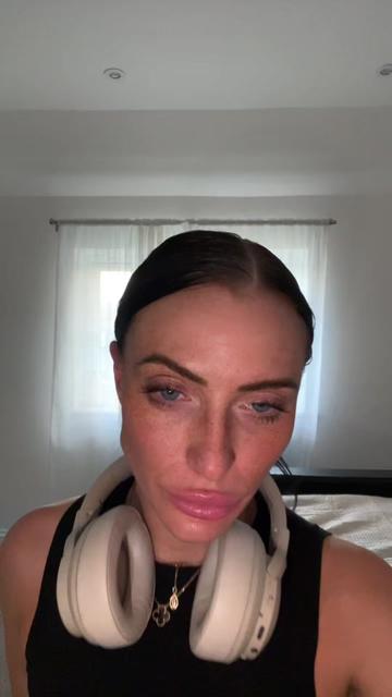 @Who is Kelly Blake