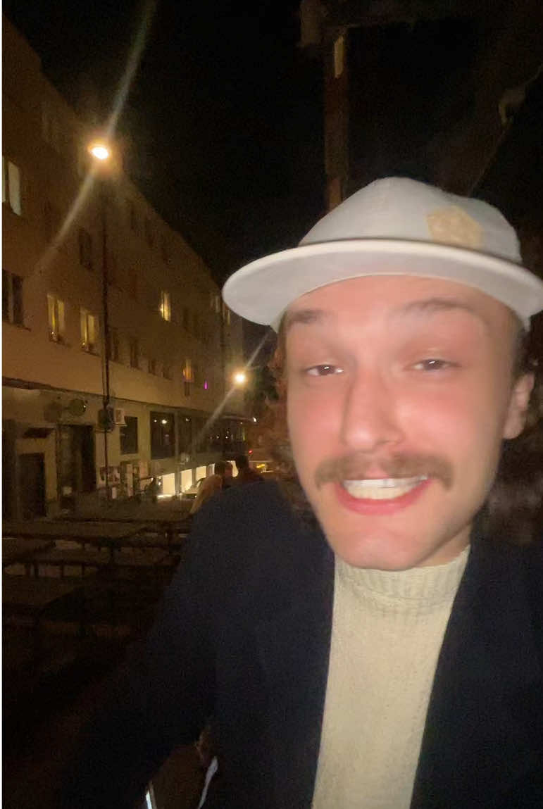 @Melker H&ouml;&ouml;k