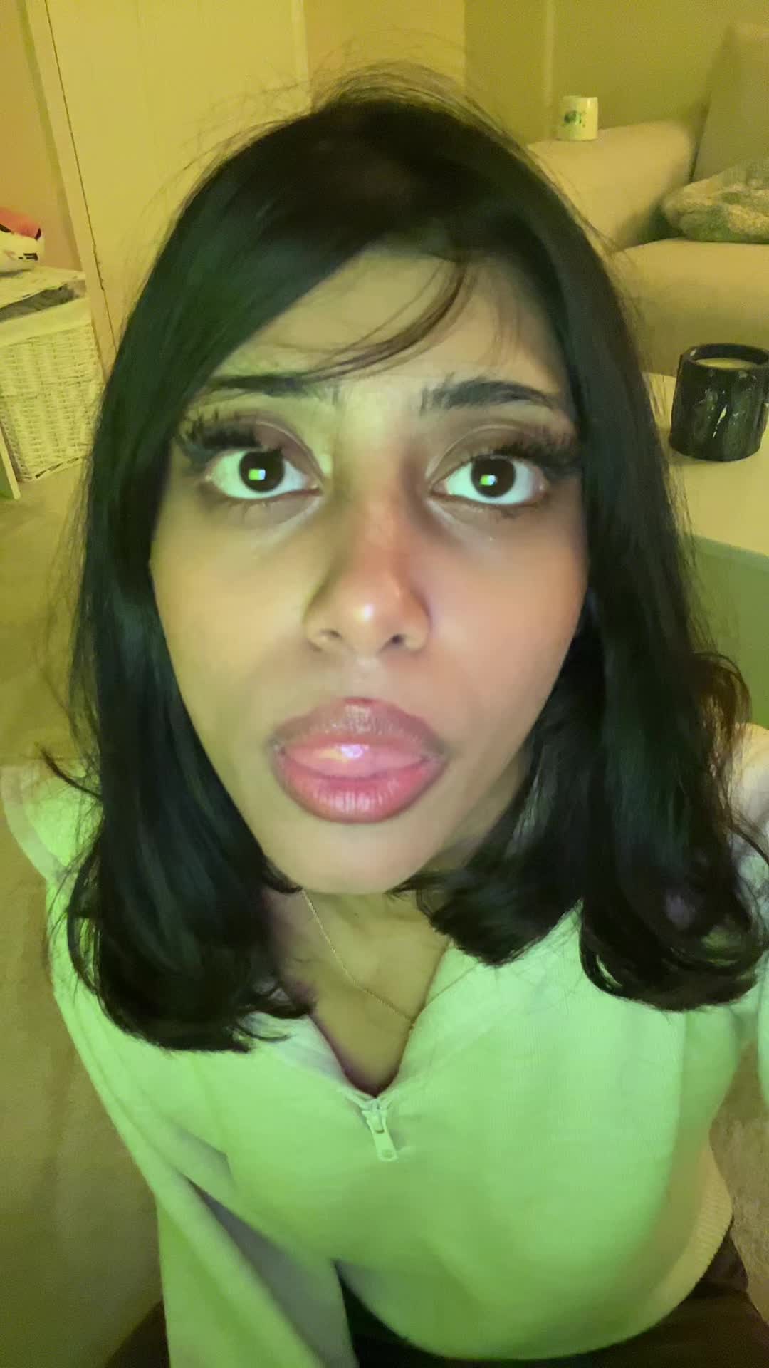 @￼