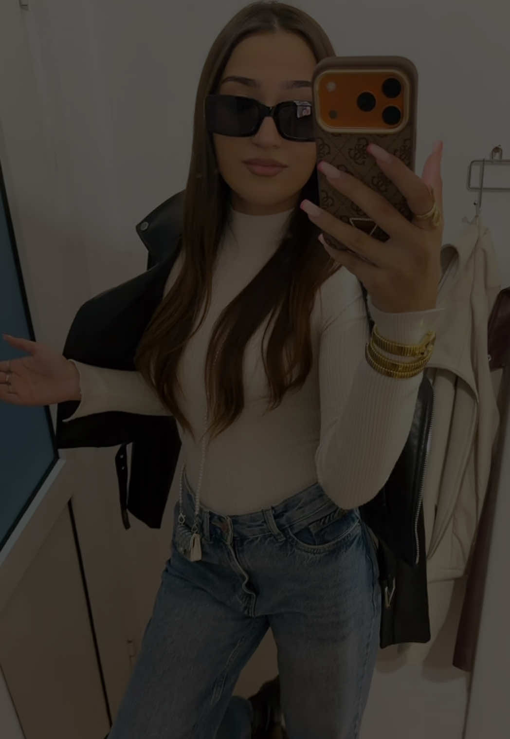 @𝐘