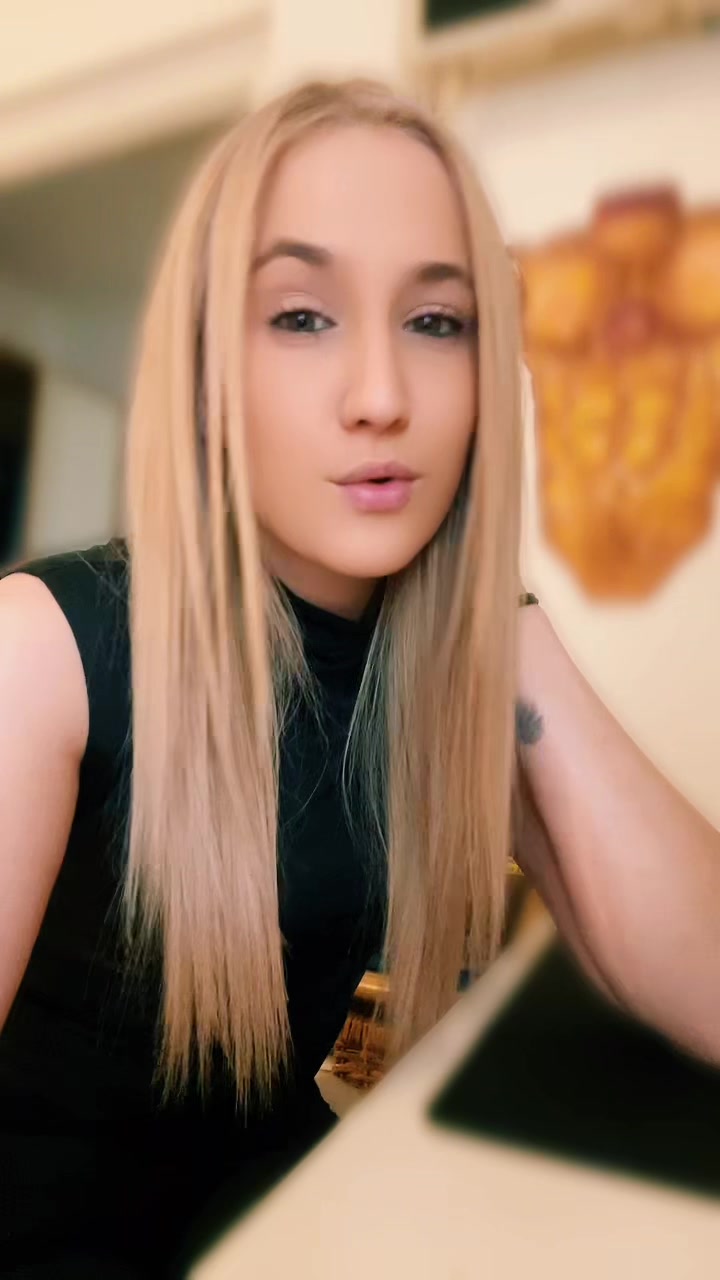 @Vivien Kulcs&aacute;r