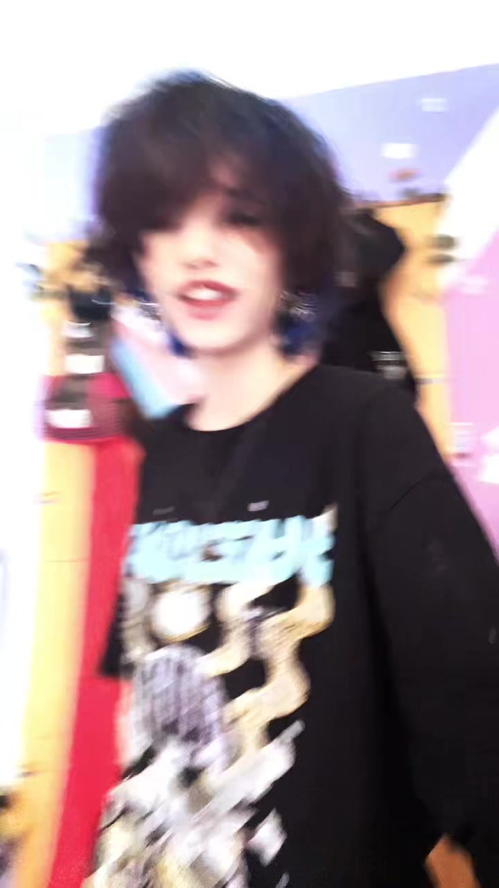 @T<3