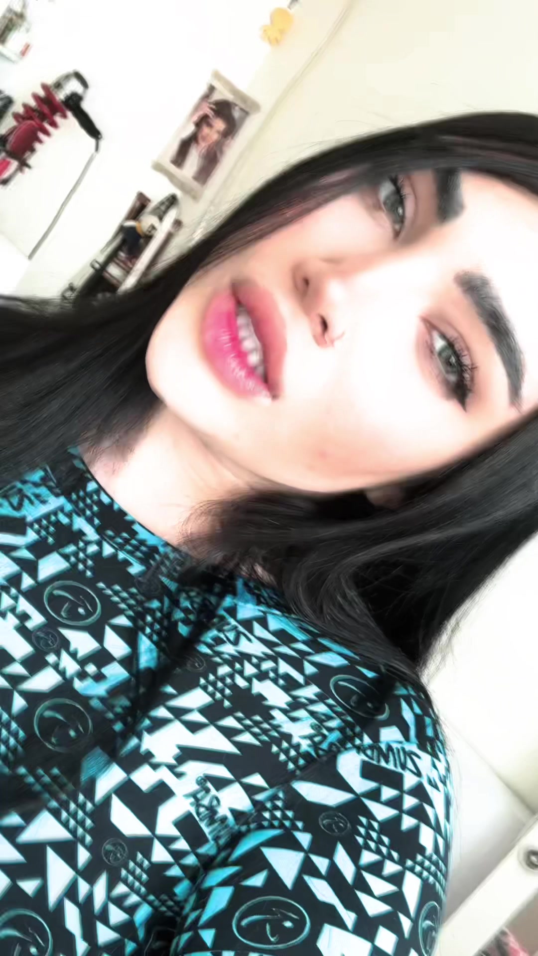 @ferial_nik