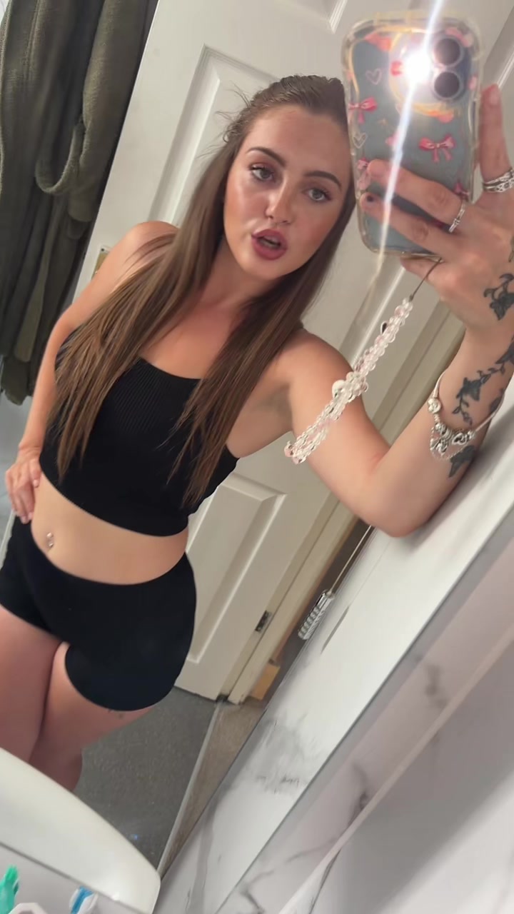 @LaceyMarie🩷