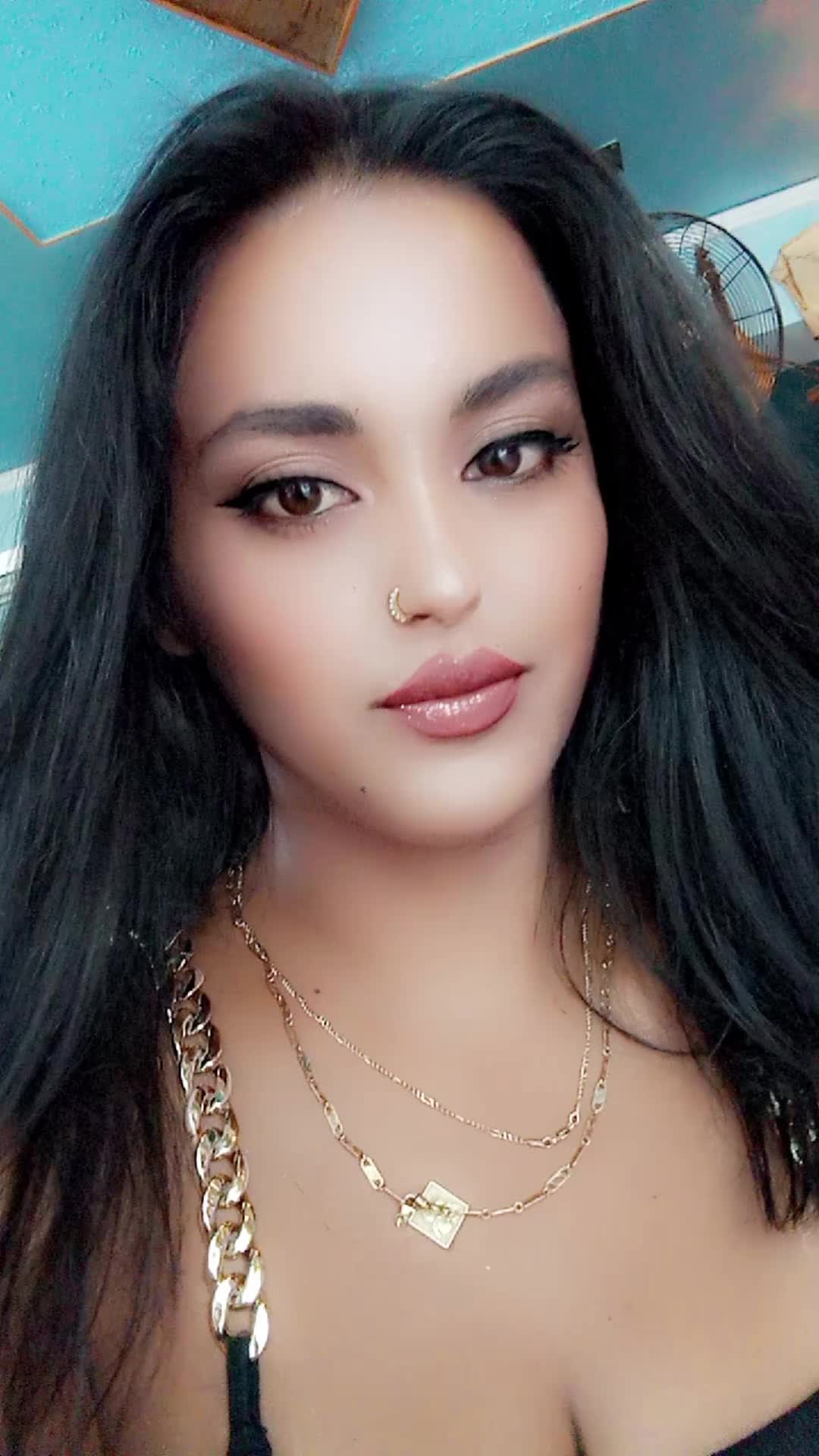 @♥️Xhensila Sula♥️