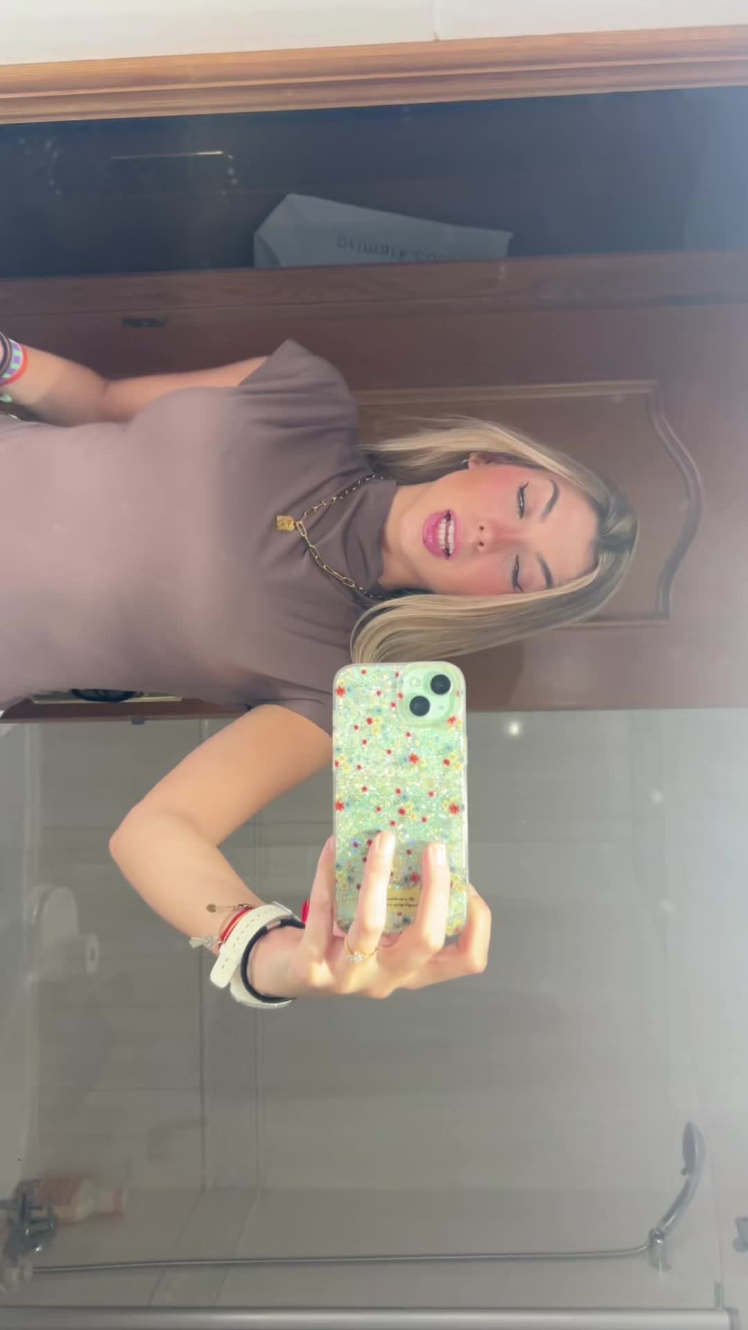 @juliaa_tiradoo