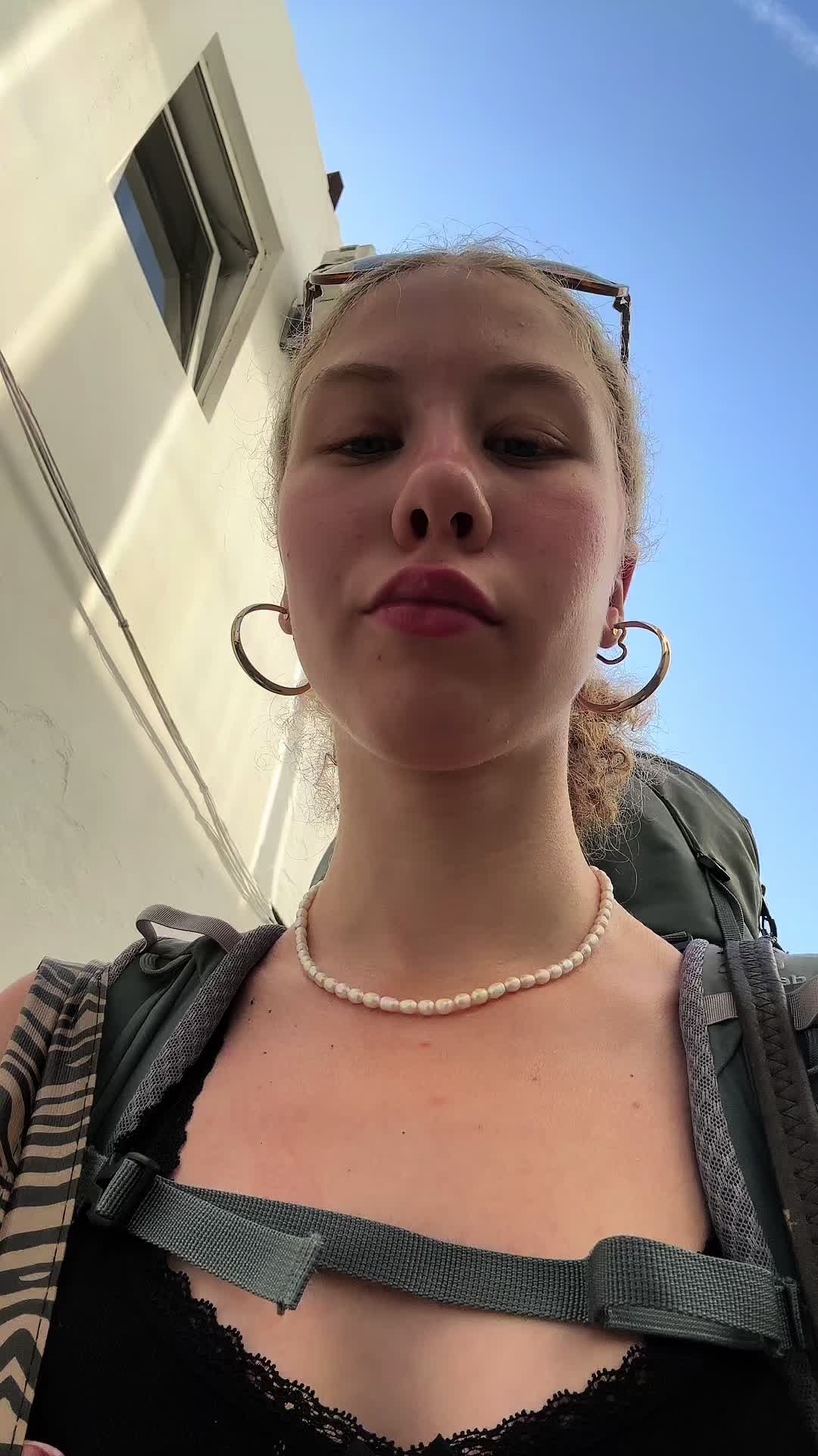 @Lara🪩🍒🎱