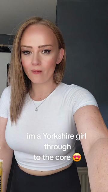 @Emily_Yorkie05