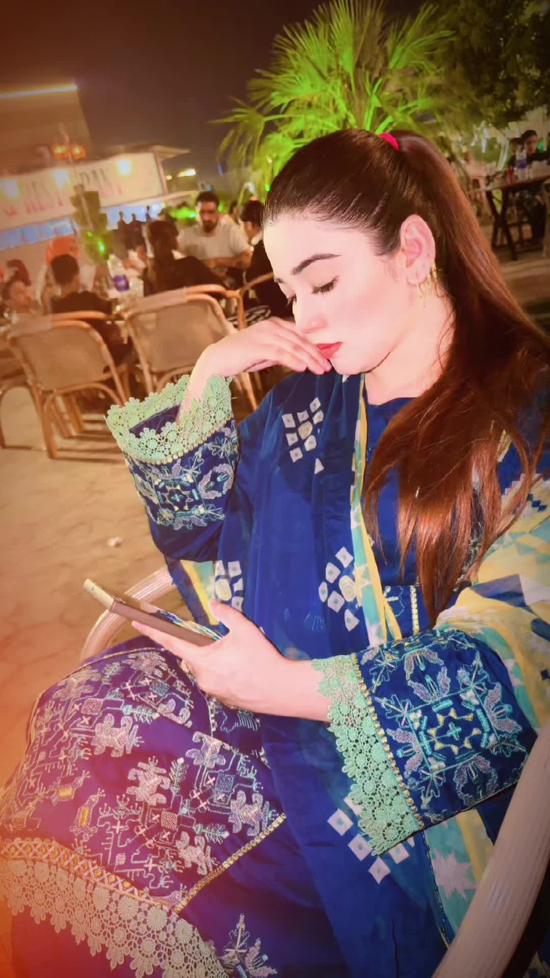 @Lovely Khan 🥀