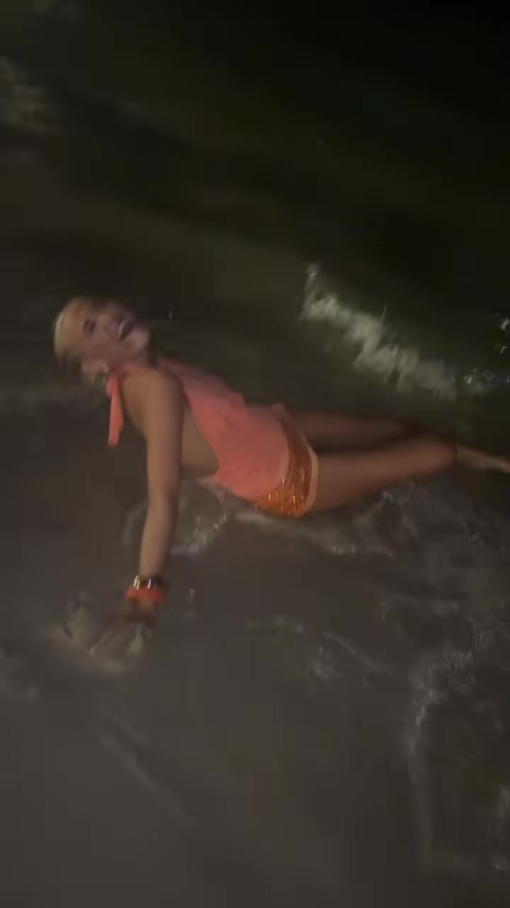 @T