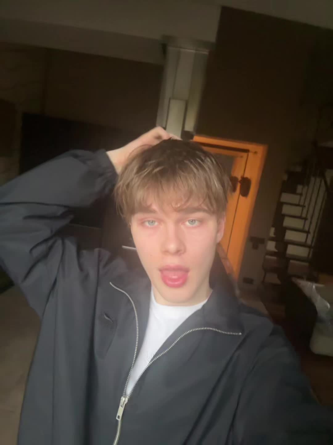 @Илюша🥱
