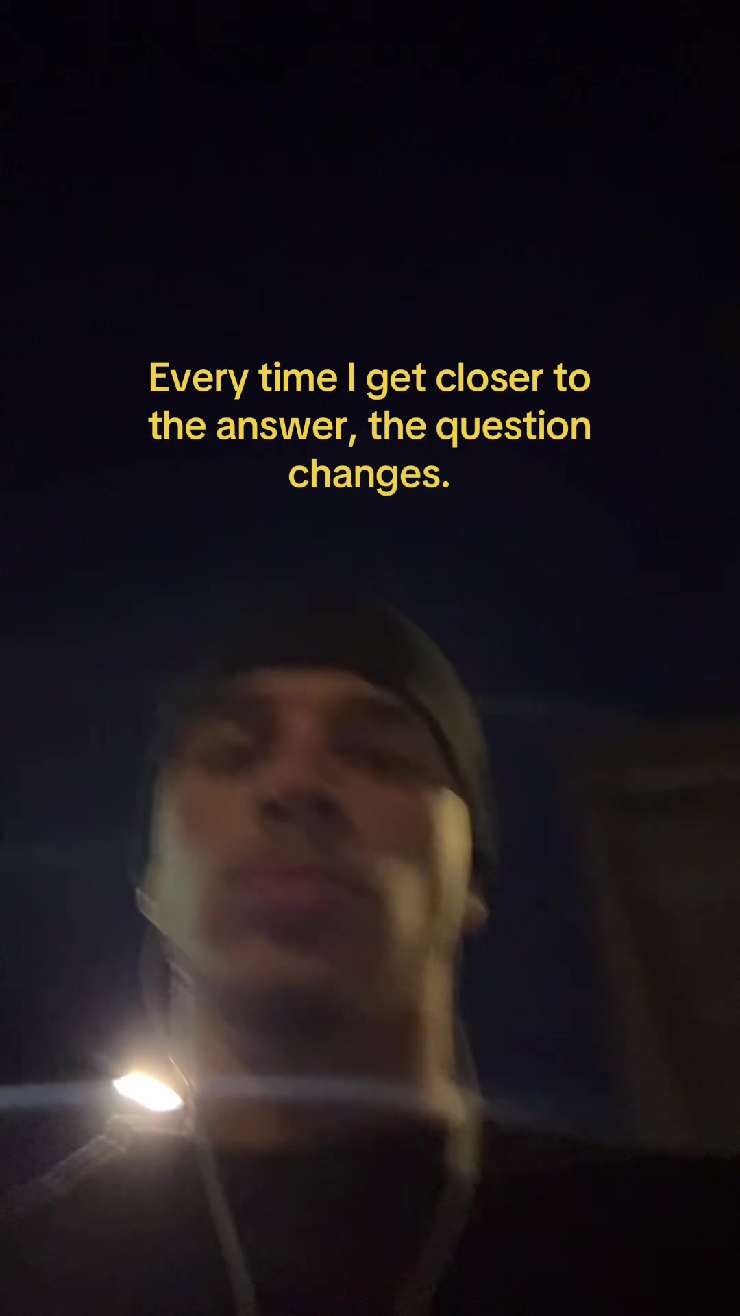 @￴
