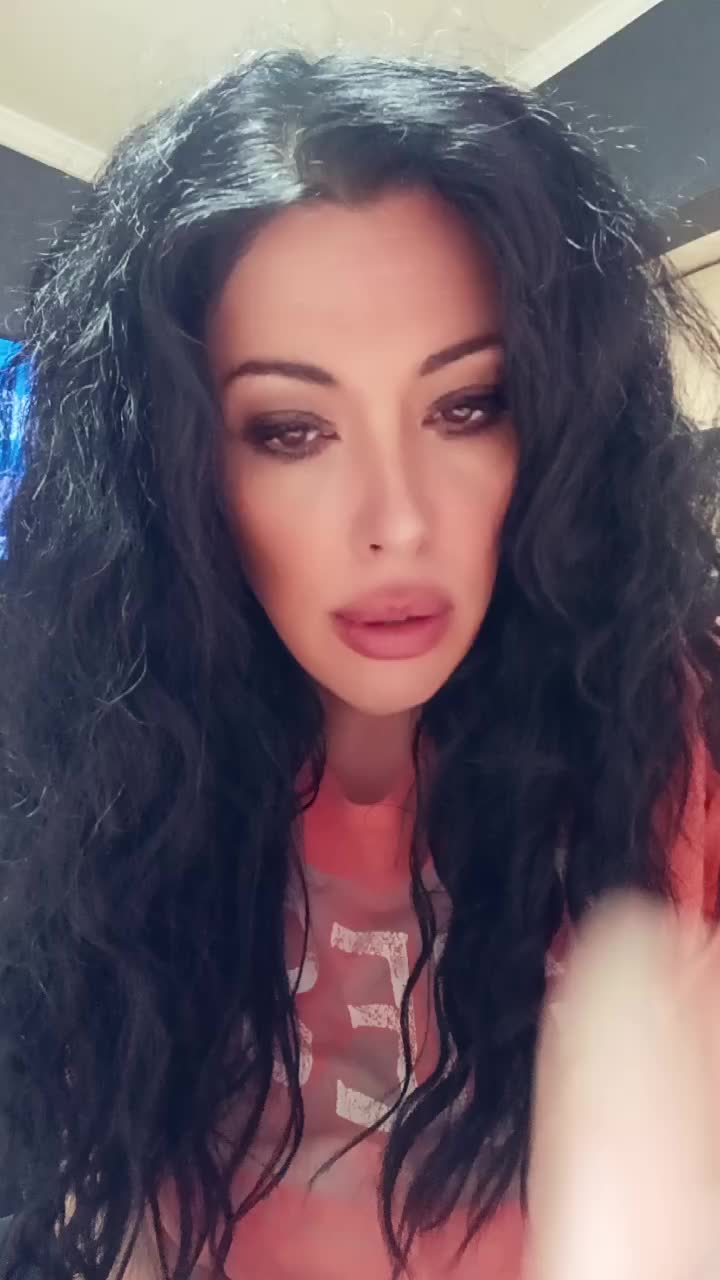 @𝙂𝙡𝙤𝙧𝙞𝙖