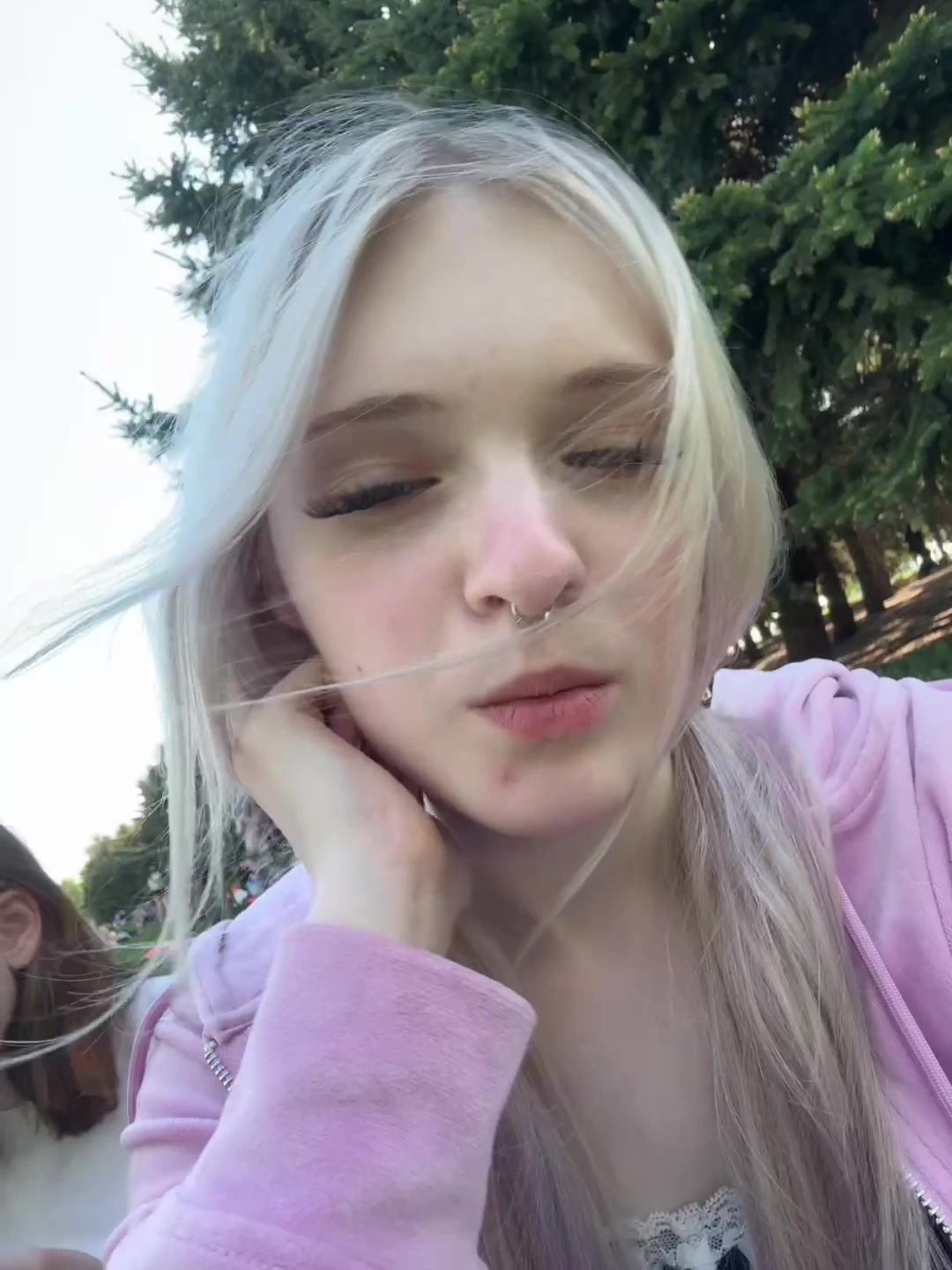 @.;]