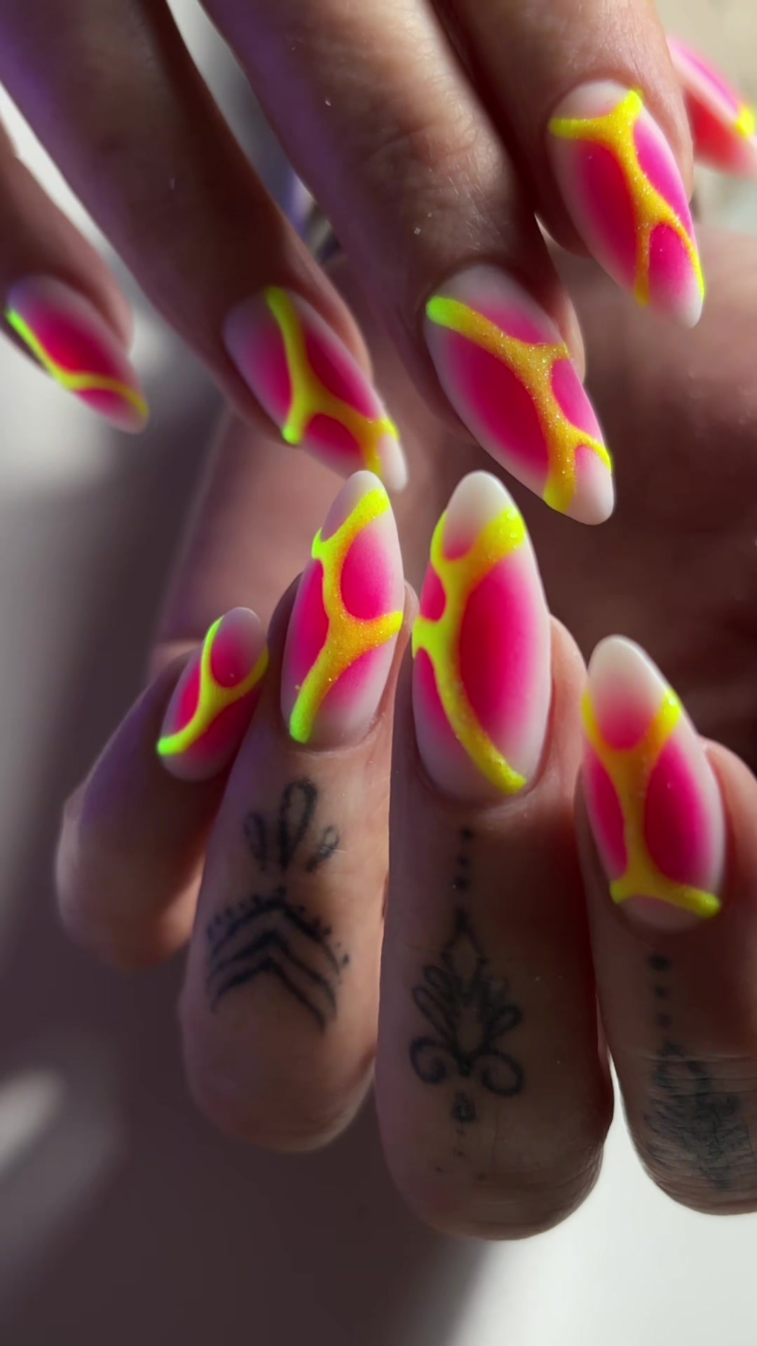 @ViolaViolett_NailArtist