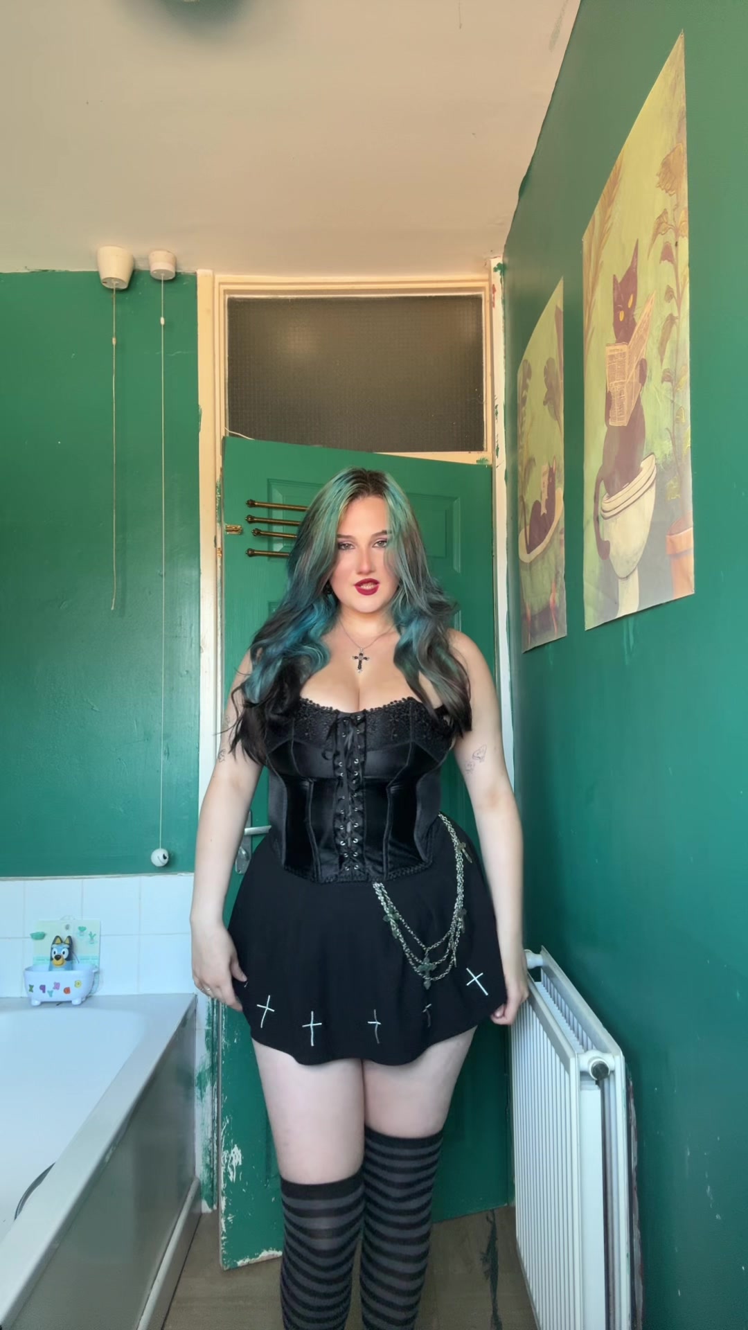 @🥀miku🦇