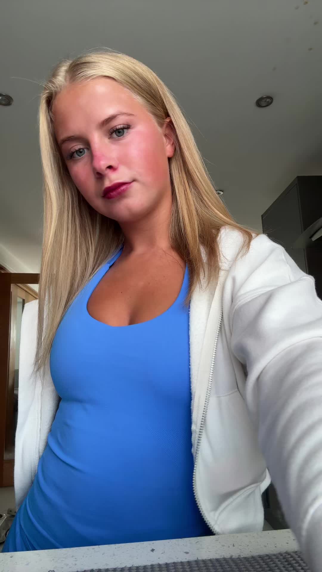 @mollywalker18x