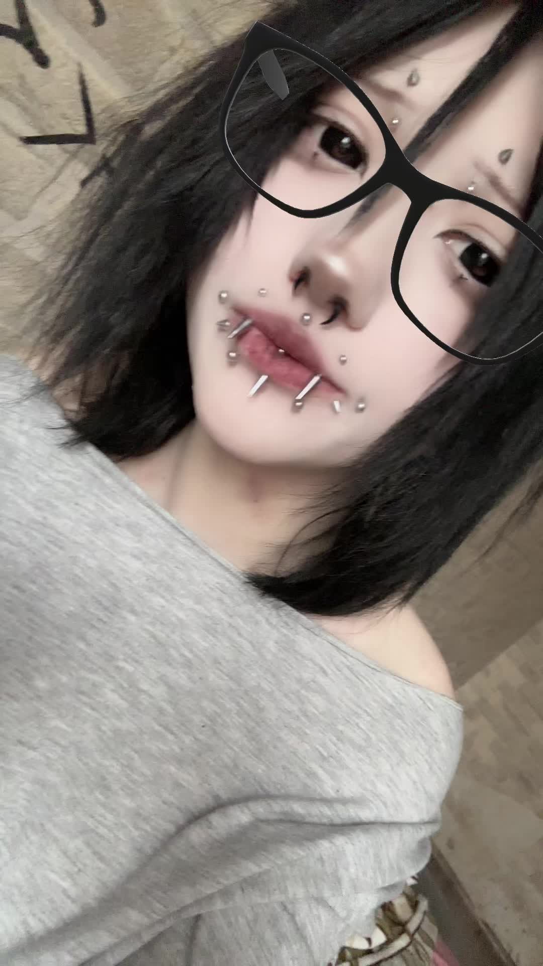 @слю́ня