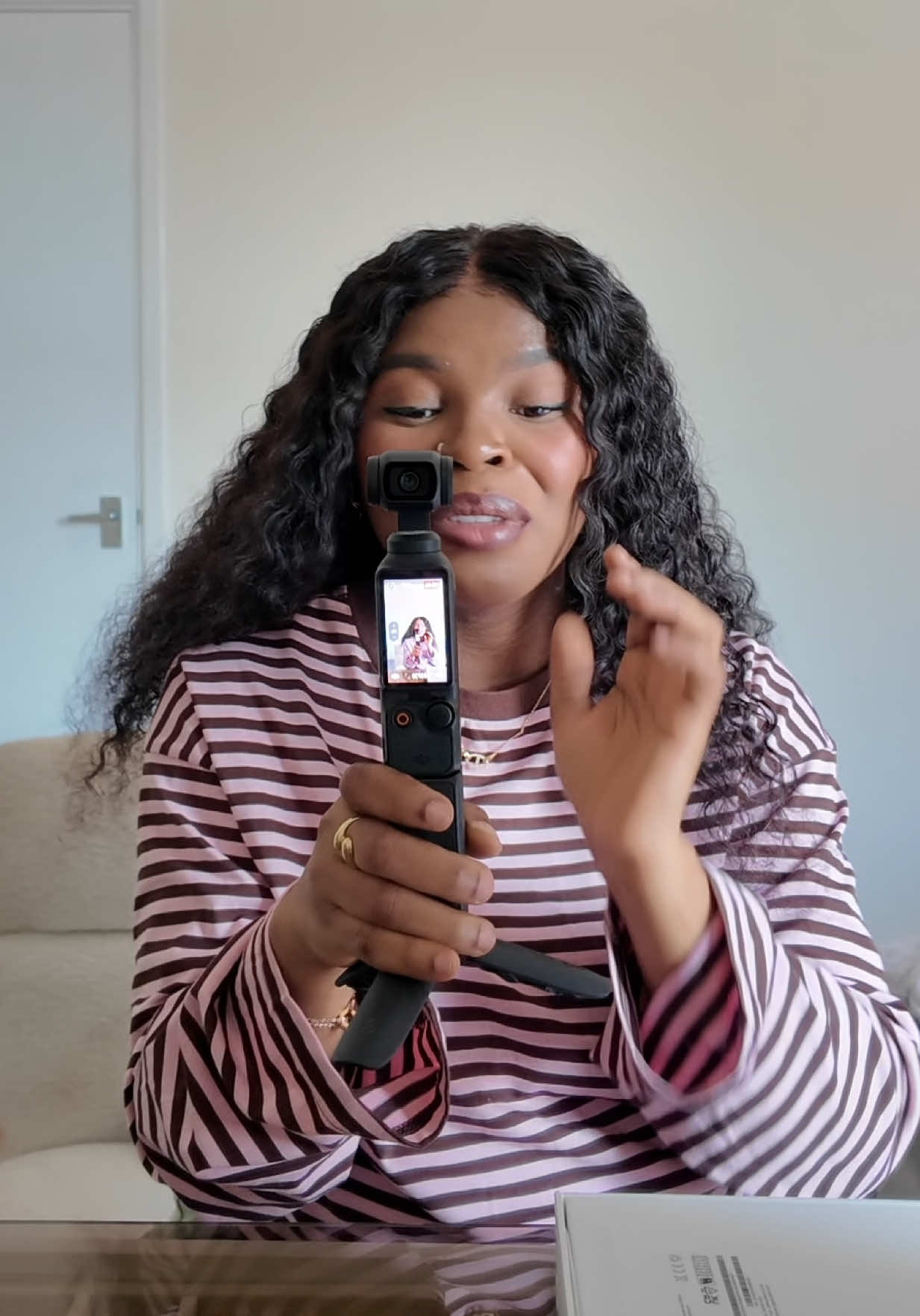 @M O N A H ✨