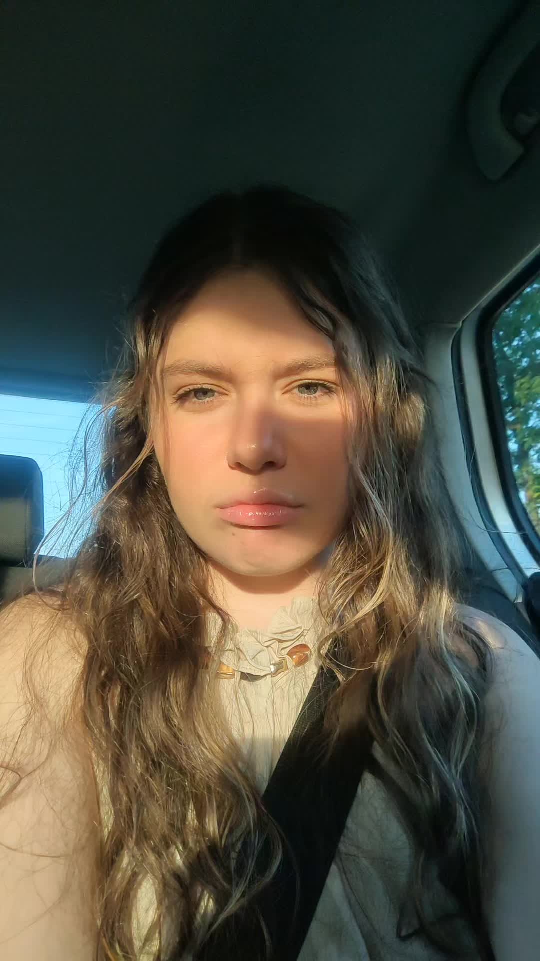 @joneenjamio_