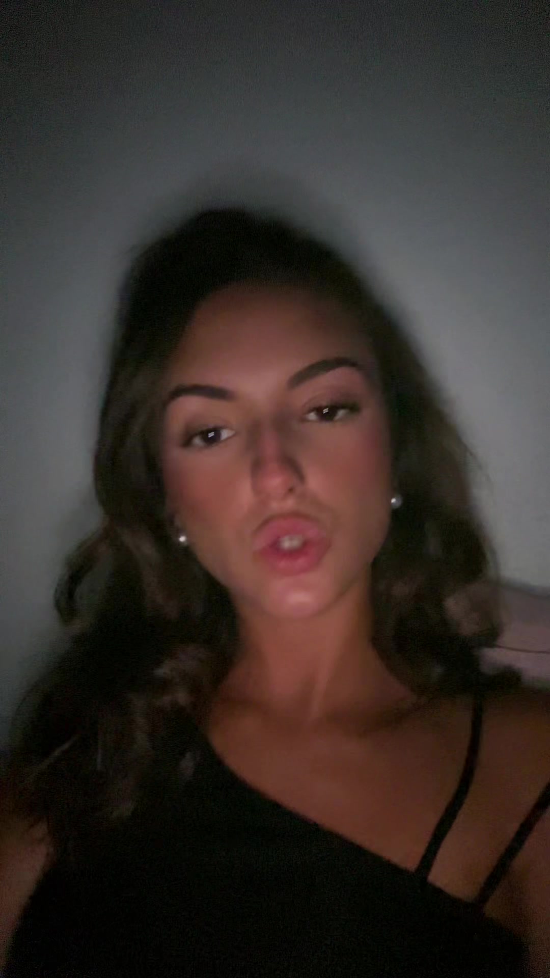 @danielaleon