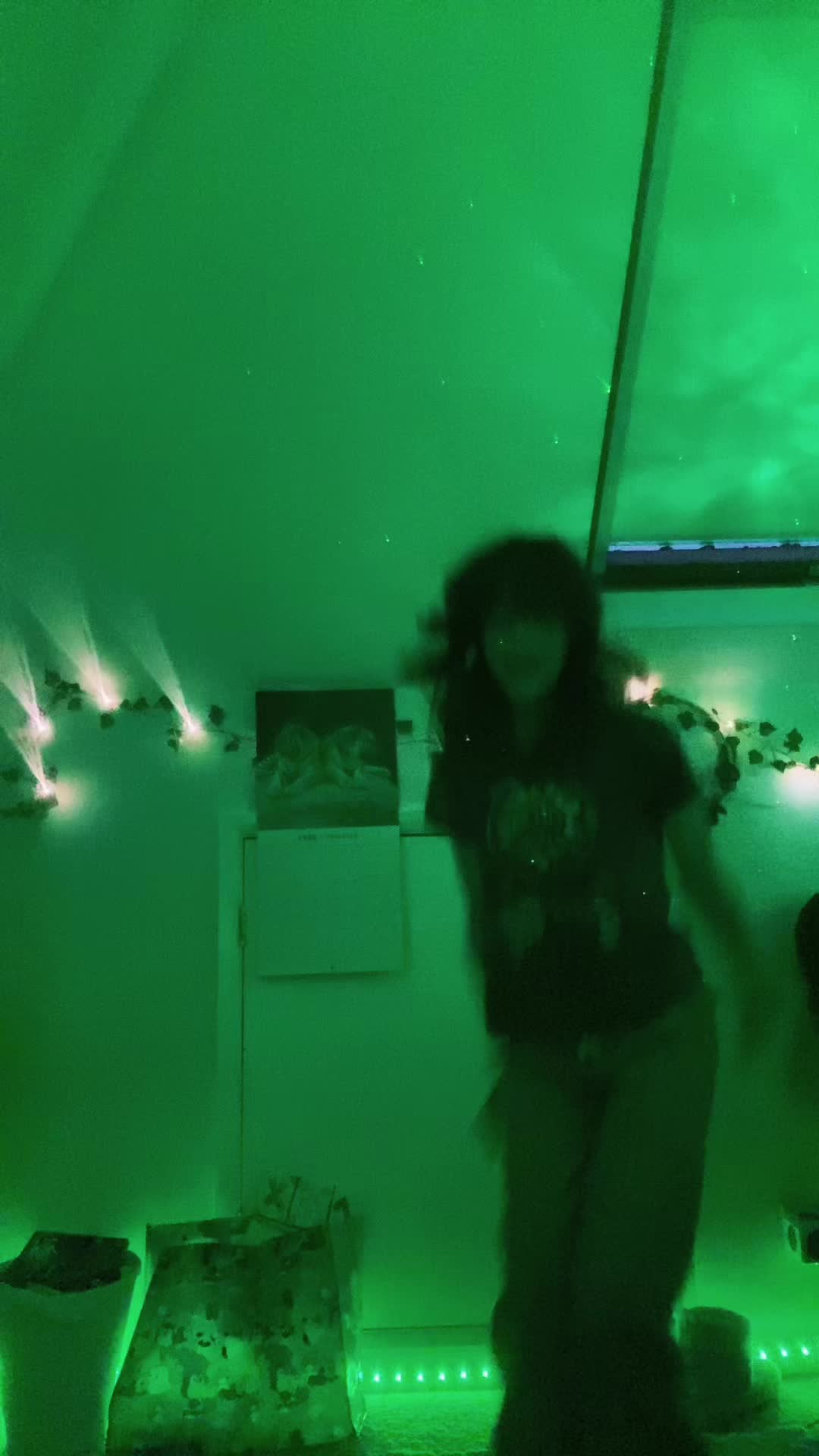 @★彡(𝐍𝐮𝐭𝐞𝐥𝐥𝐚)彡★