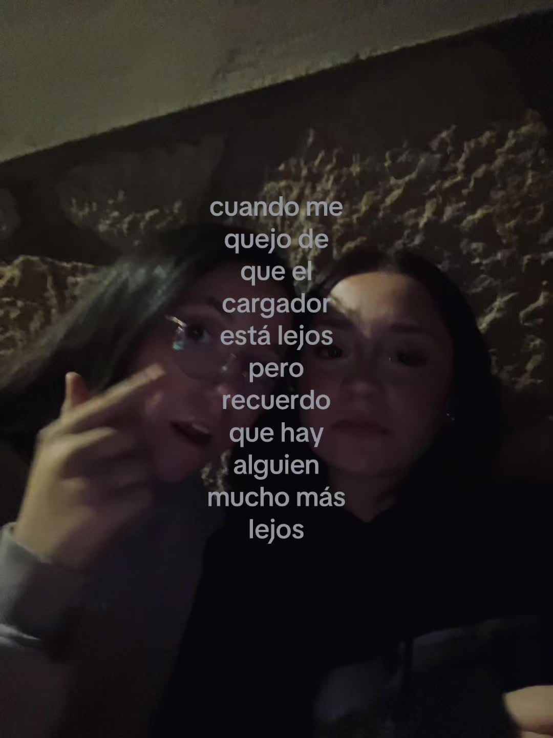 @𝒱
