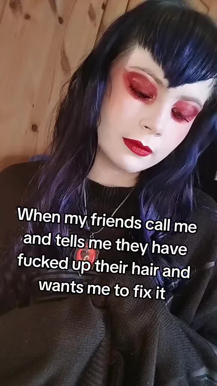 @Caroline 💙🖤
