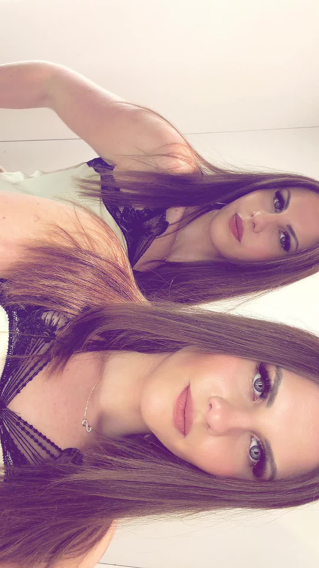 @Dezmaric_twins